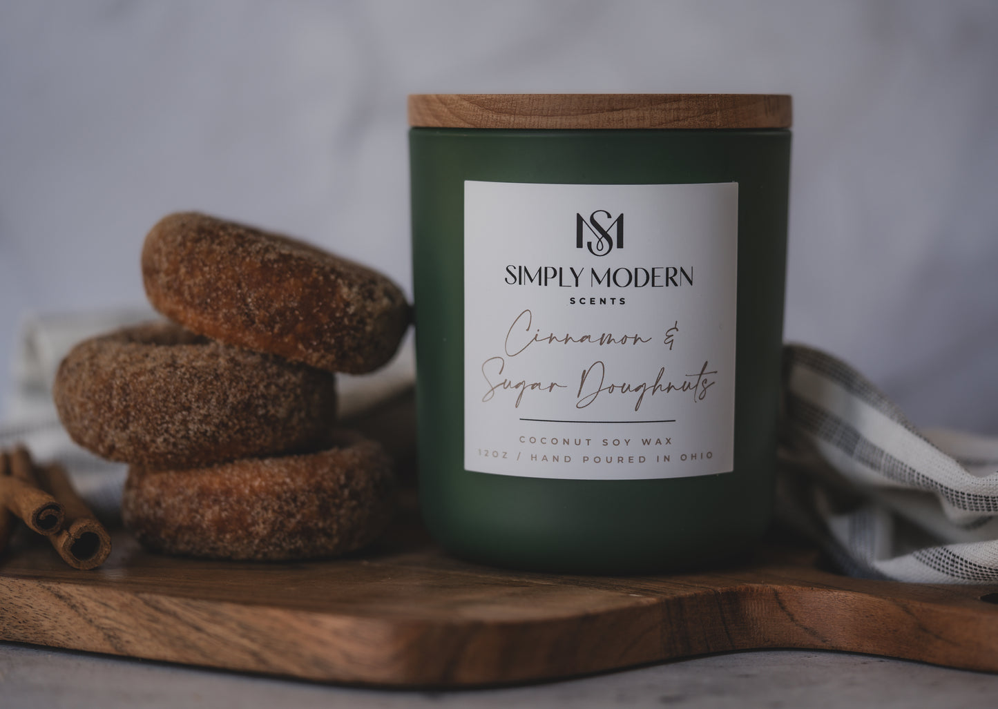 Cinnamon & Sugar Doughnuts | Green | Coconut Soy Wax Candle